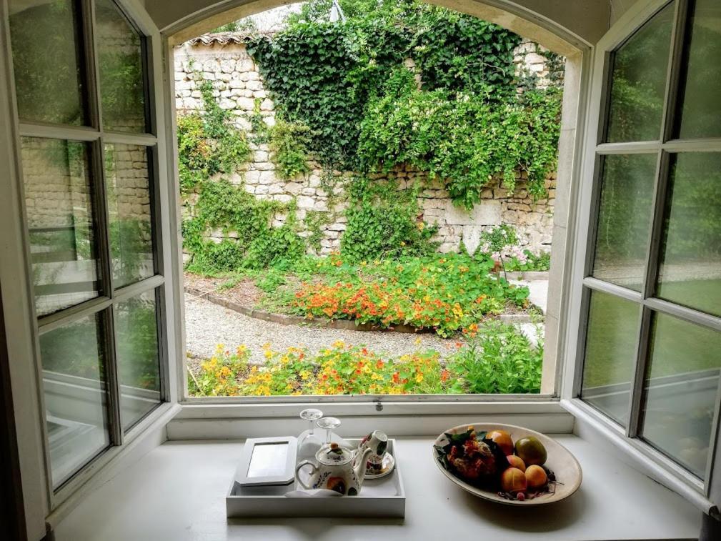 Bed and Breakfast Le Domaine Des Platanes Bourg-Charente Zewnętrze zdjęcie