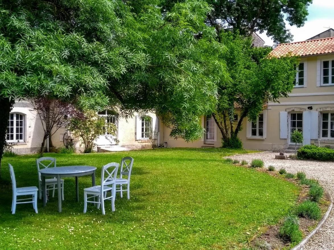 Bed and Breakfast Le Domaine Des Platanes Bourg-Charente Zewnętrze zdjęcie