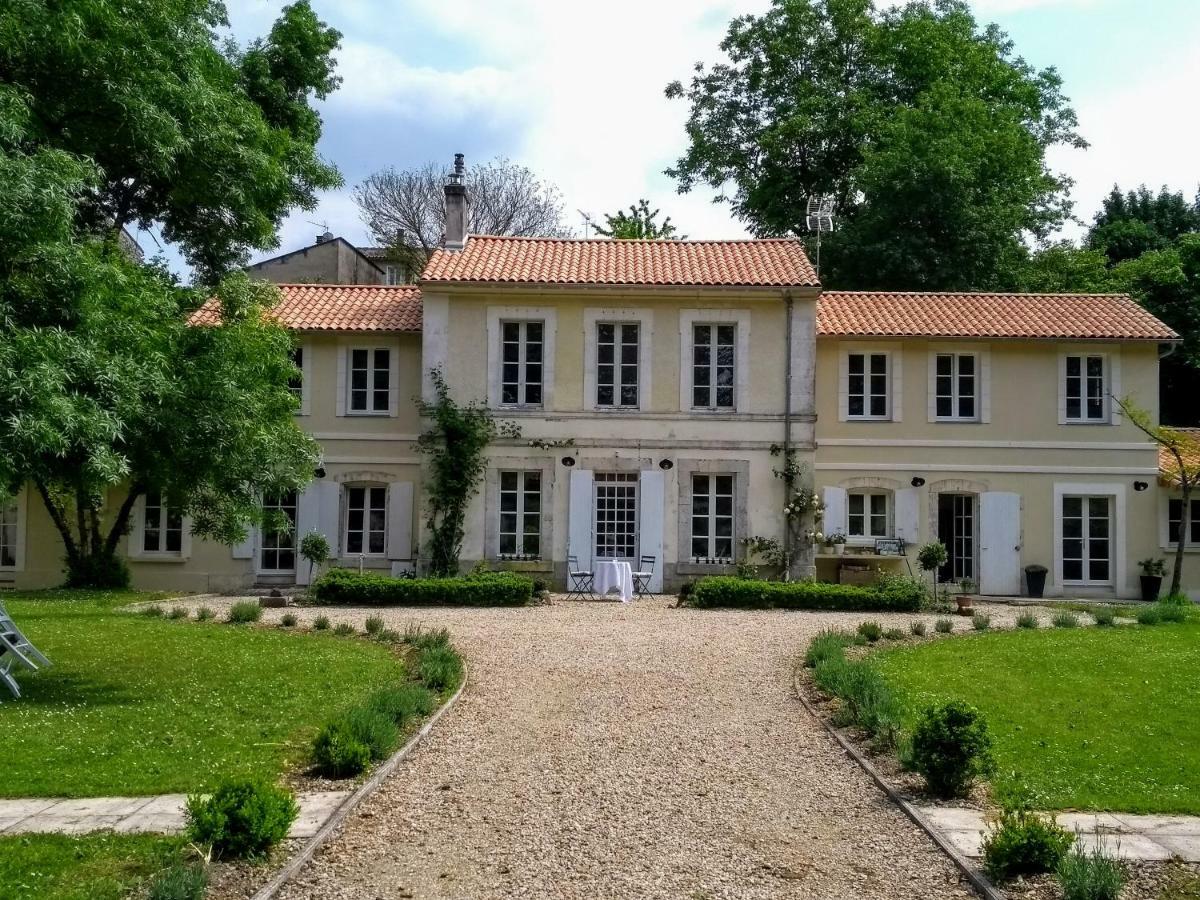 Bed and Breakfast Le Domaine Des Platanes Bourg-Charente Zewnętrze zdjęcie